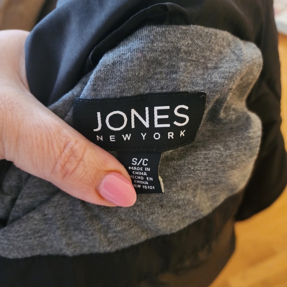 Jan -Jones New York Women’s Small Quilted Puffer Jacket - Picture 4 of 4